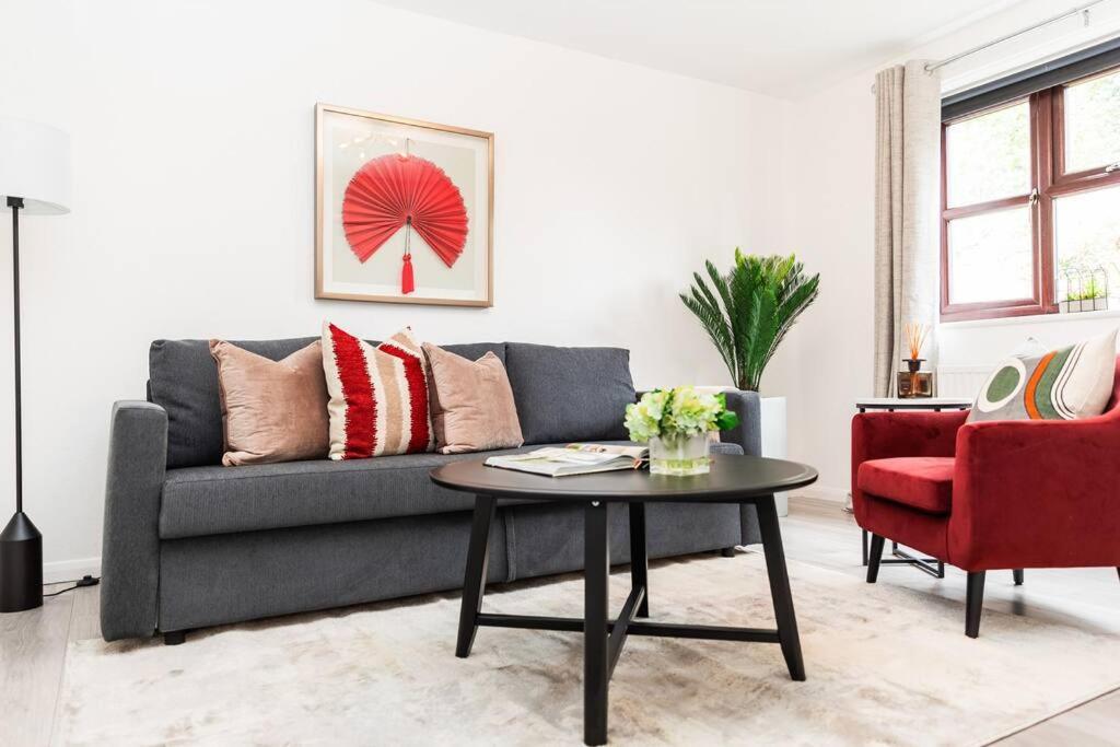 Cosy Decorated Flat In Tonbridge Apartamento Exterior foto