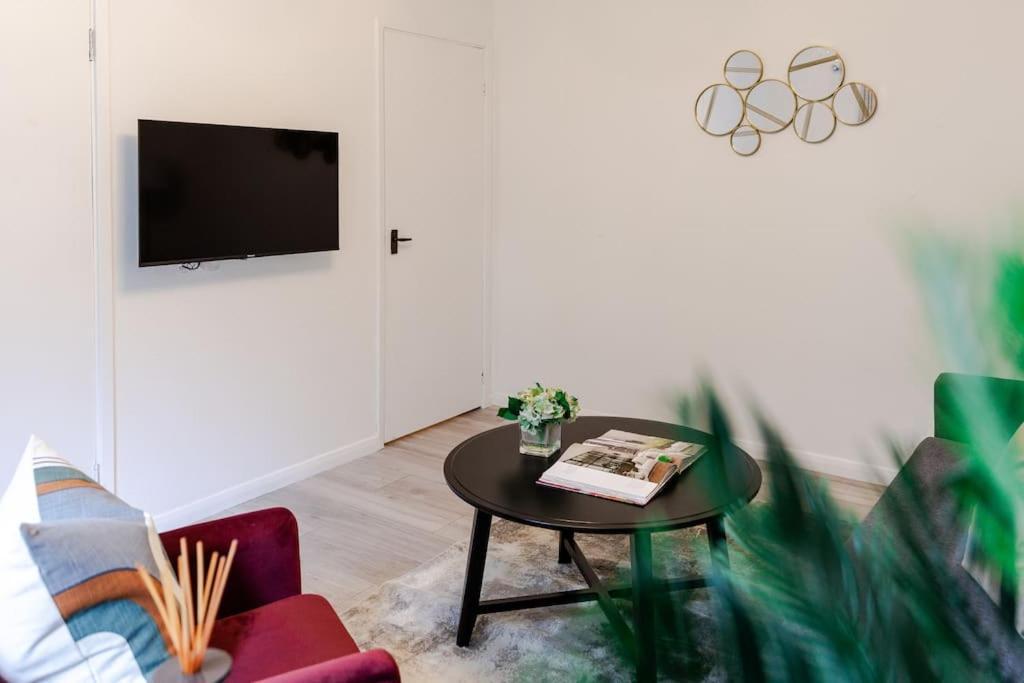 Cosy Decorated Flat In Tonbridge Apartamento Exterior foto